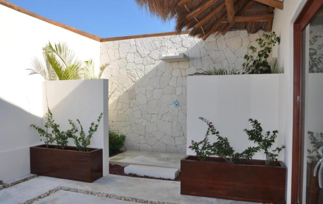 Casa Punta Coco & Beach Club