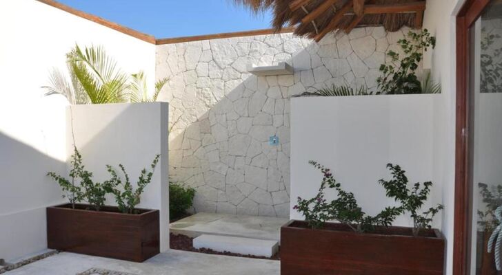 Casa Punta Coco & Beach Club