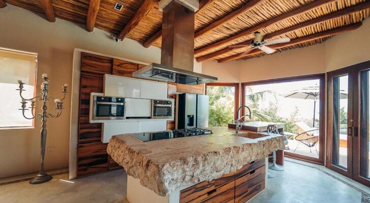 Casa Punta Coco & Beach Club