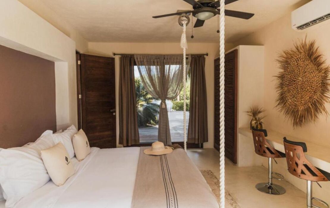 Casa Punta Coco & Beach Club