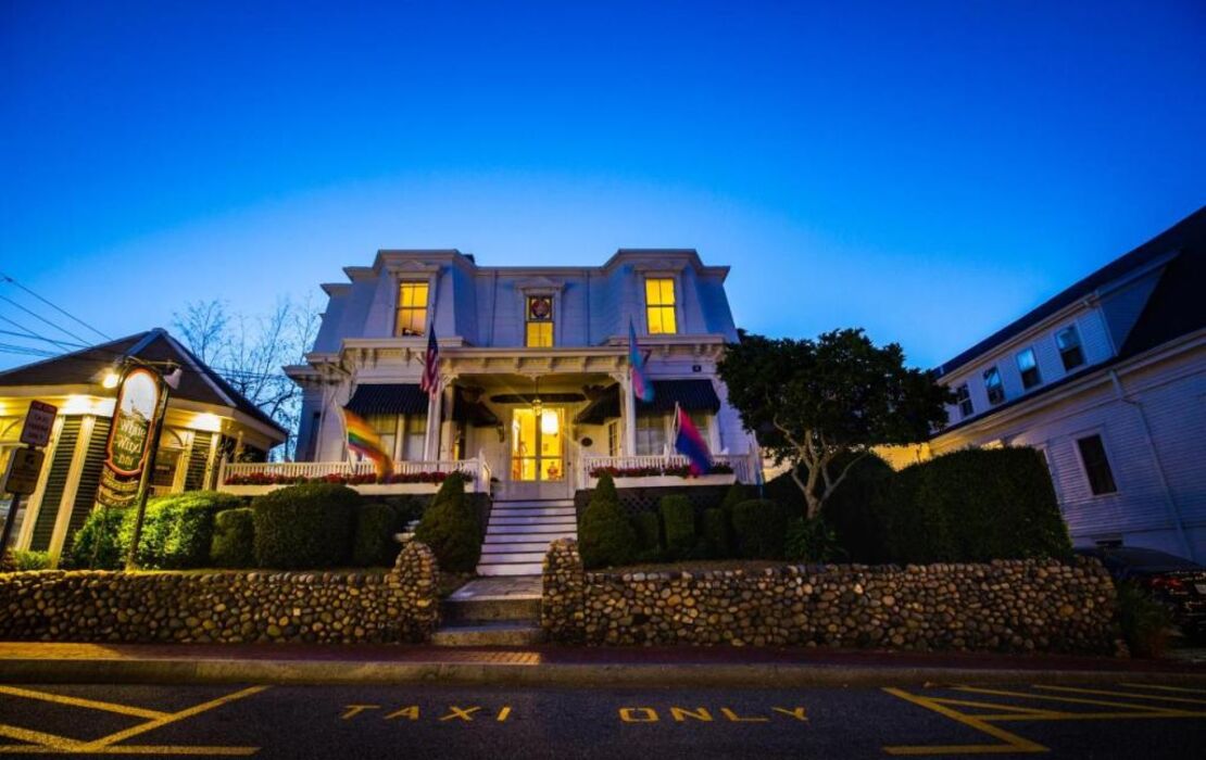 Brasswood Inn