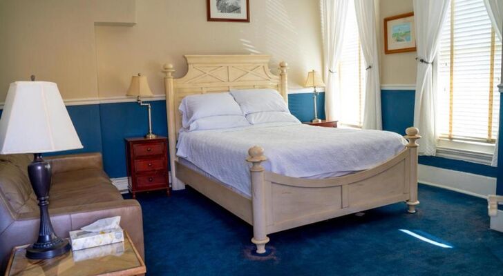Brasswood Inn