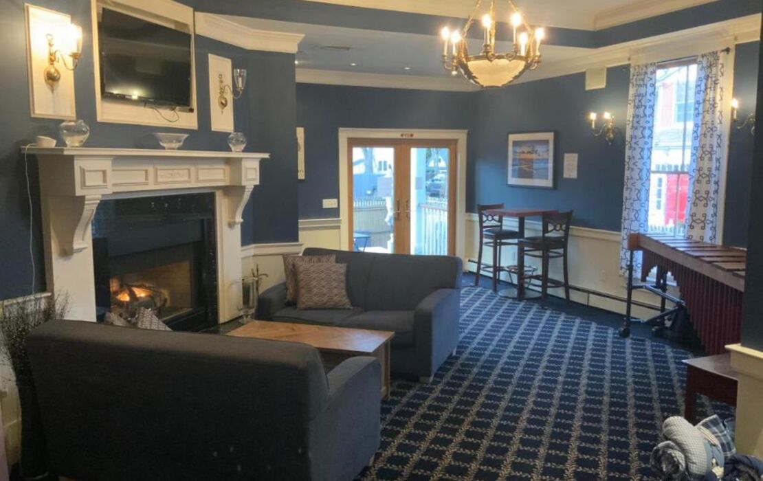 Brasswood Inn