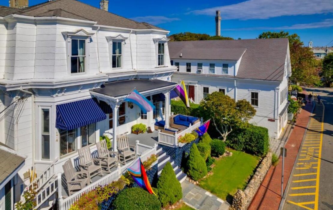 Brasswood Inn