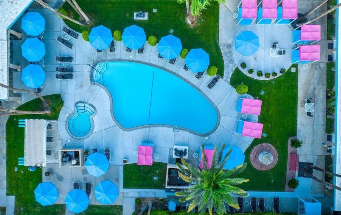 INNdulge Iconic Gay Men's Resort