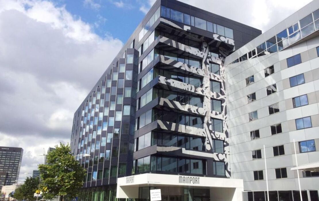 Mainport Hotel Rotterdam, Curio Collection by Hilton