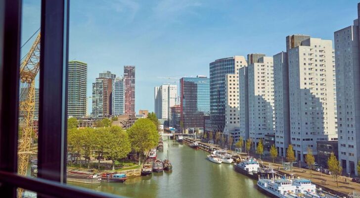 Mainport Hotel Rotterdam, Curio Collection by Hilton