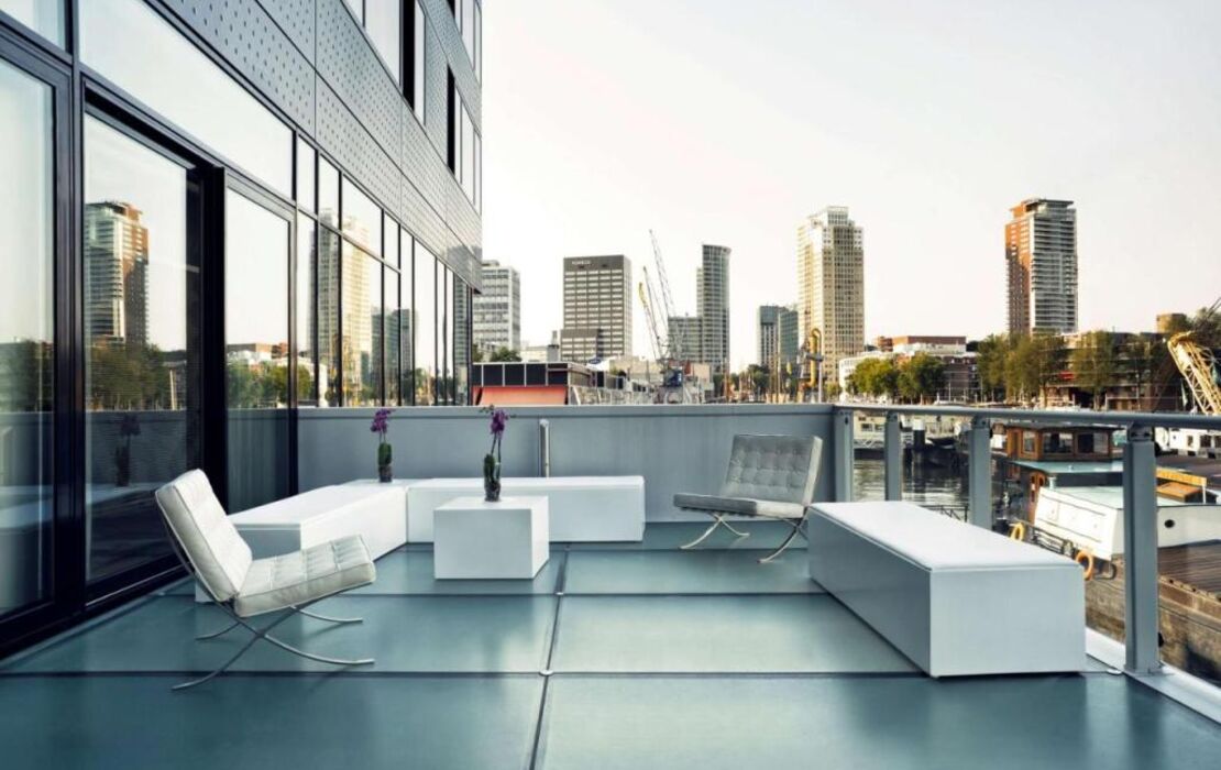 Mainport Hotel Rotterdam, Curio Collection by Hilton