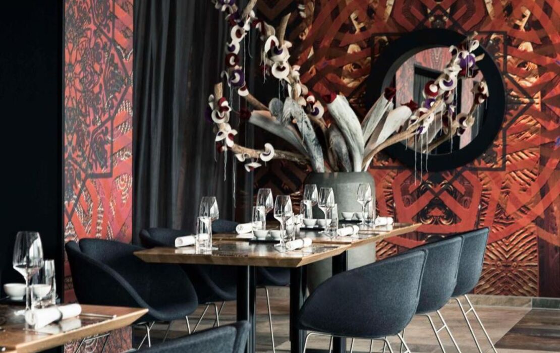 Mainport Hotel Rotterdam, Curio Collection by Hilton