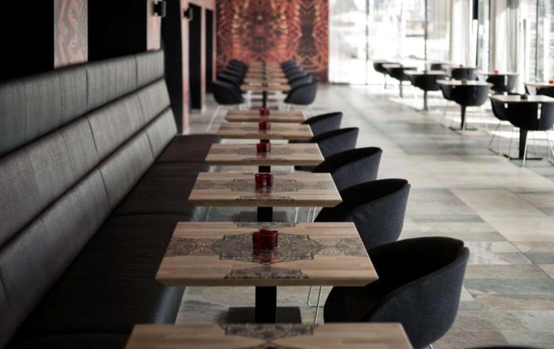 Mainport Hotel Rotterdam, Curio Collection by Hilton