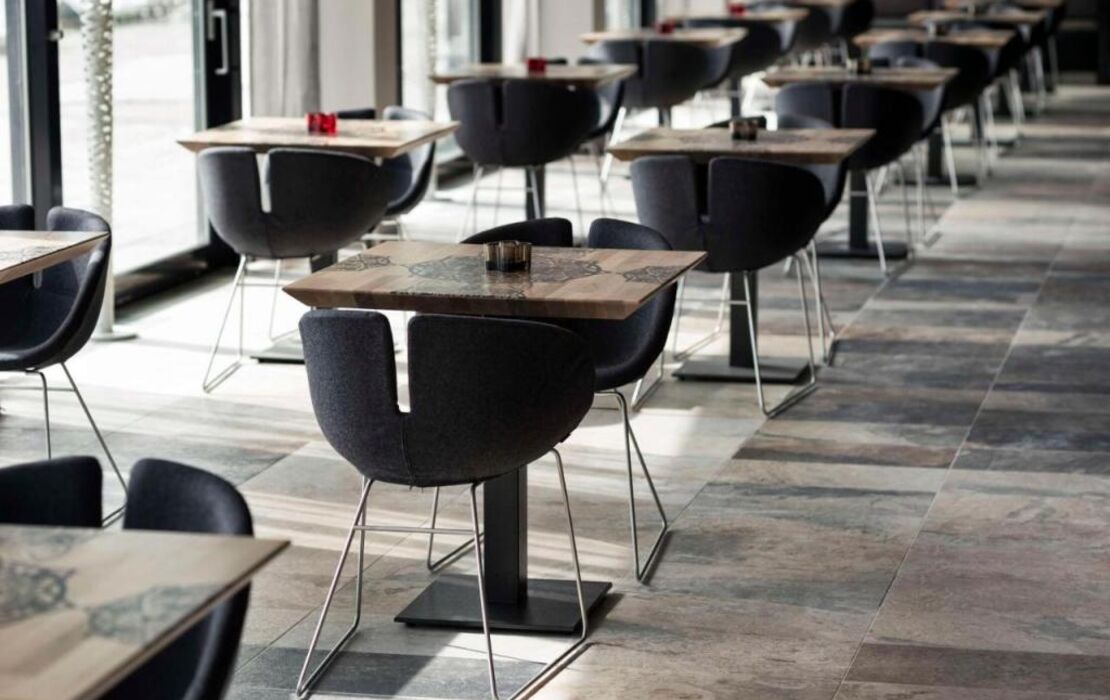 Mainport Hotel Rotterdam, Curio Collection by Hilton