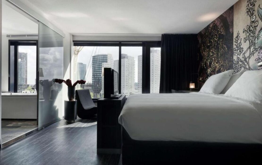 Mainport Hotel Rotterdam, Curio Collection by Hilton
