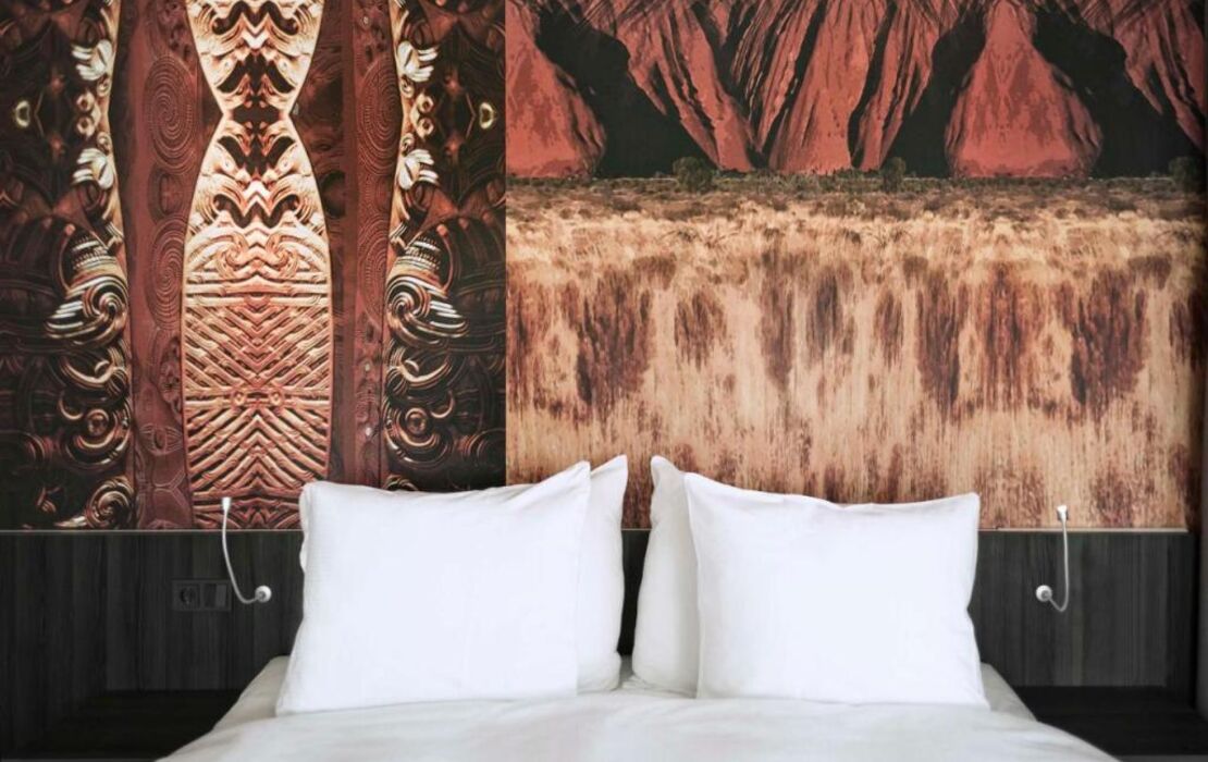 Mainport Hotel Rotterdam, Curio Collection by Hilton