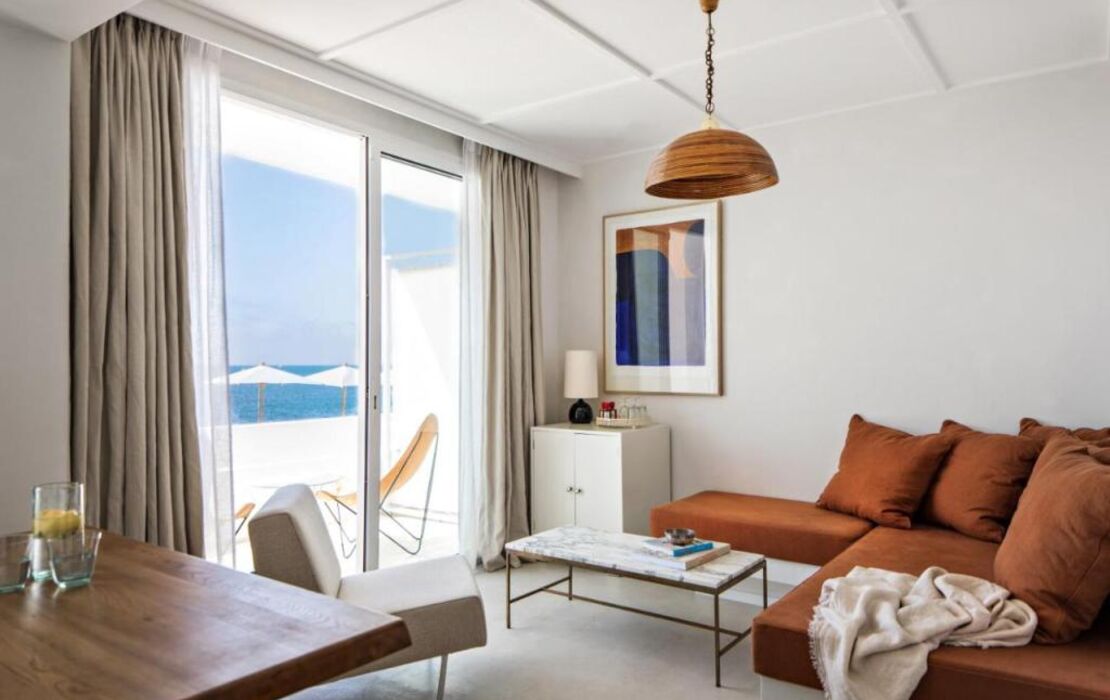 Les Roches Rouges, a Beaumier hotel