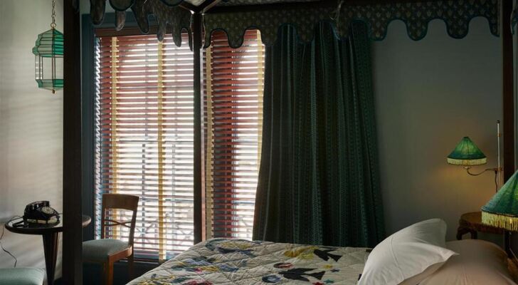 Ulysses, an Ash Hotel