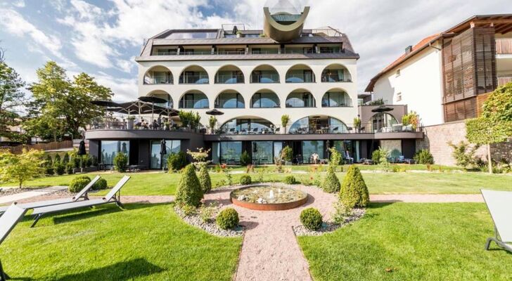 Gloriette Guesthouse Hotel & Restaurant