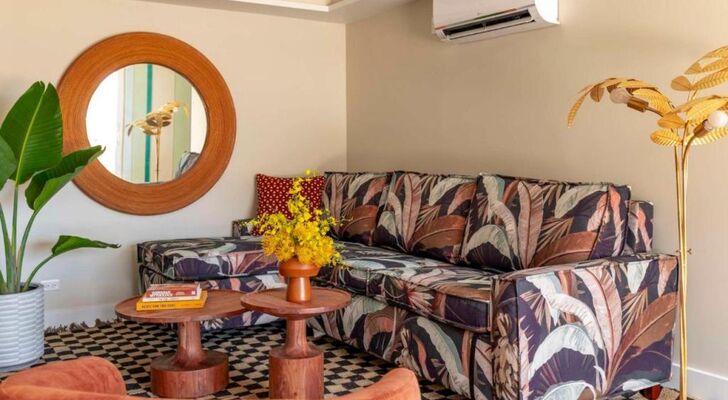 Wayfinder Waikiki - Voted Top 10 Best Hotels in Hawaii!