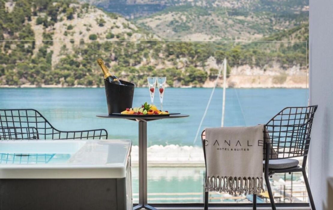 Canale Hotel & Suites