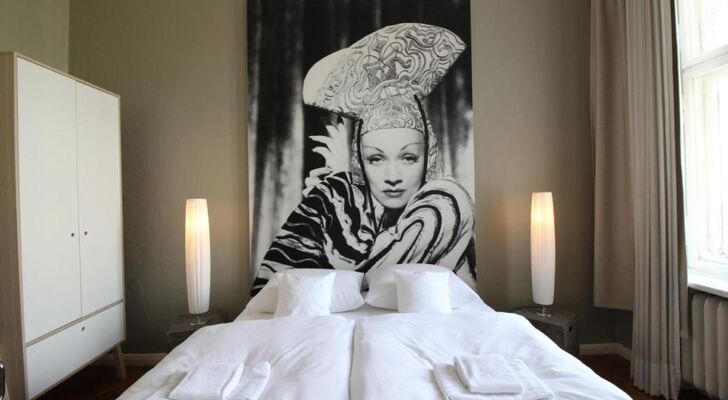 ArtHotel Connection