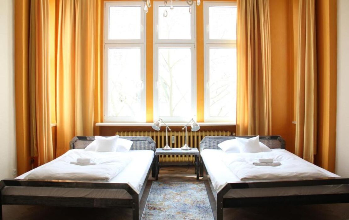 ArtHotel Connection