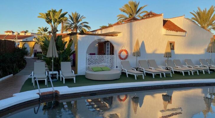 Rainbow Golf Bungalows, Gay Men-only Resort