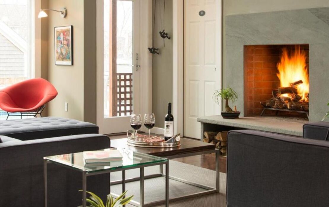 8 Dyer Hotel