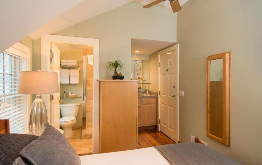 8 Dyer Hotel