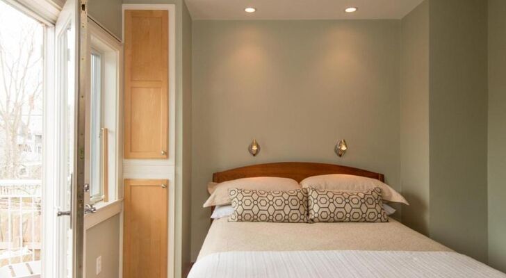 8 Dyer Hotel