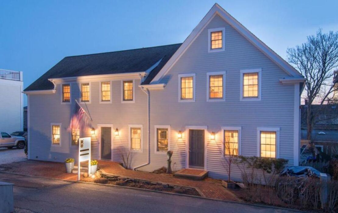 8 Dyer Hotel