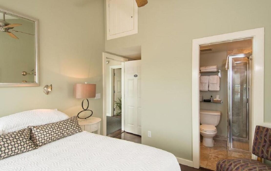 8 Dyer Hotel