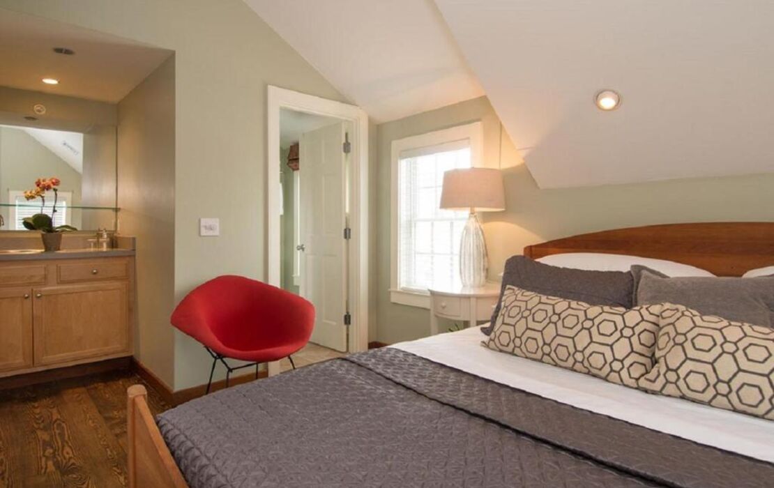 8 Dyer Hotel
