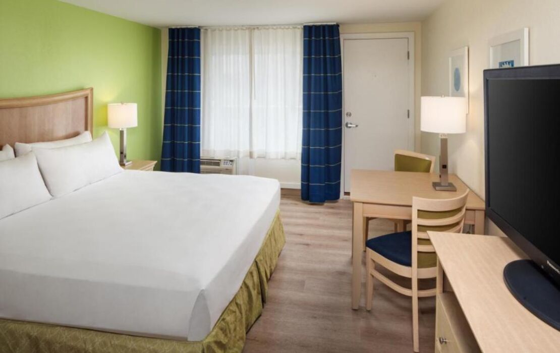 Surfside Hotel and Suites