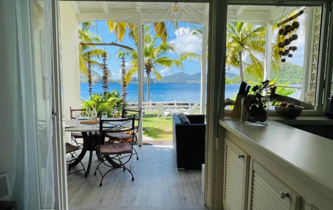 Blue Lagoon, cottage les pieds dans l eau