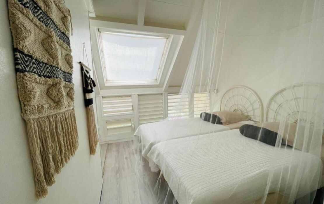 Blue Lagoon, cottage les pieds dans l eau