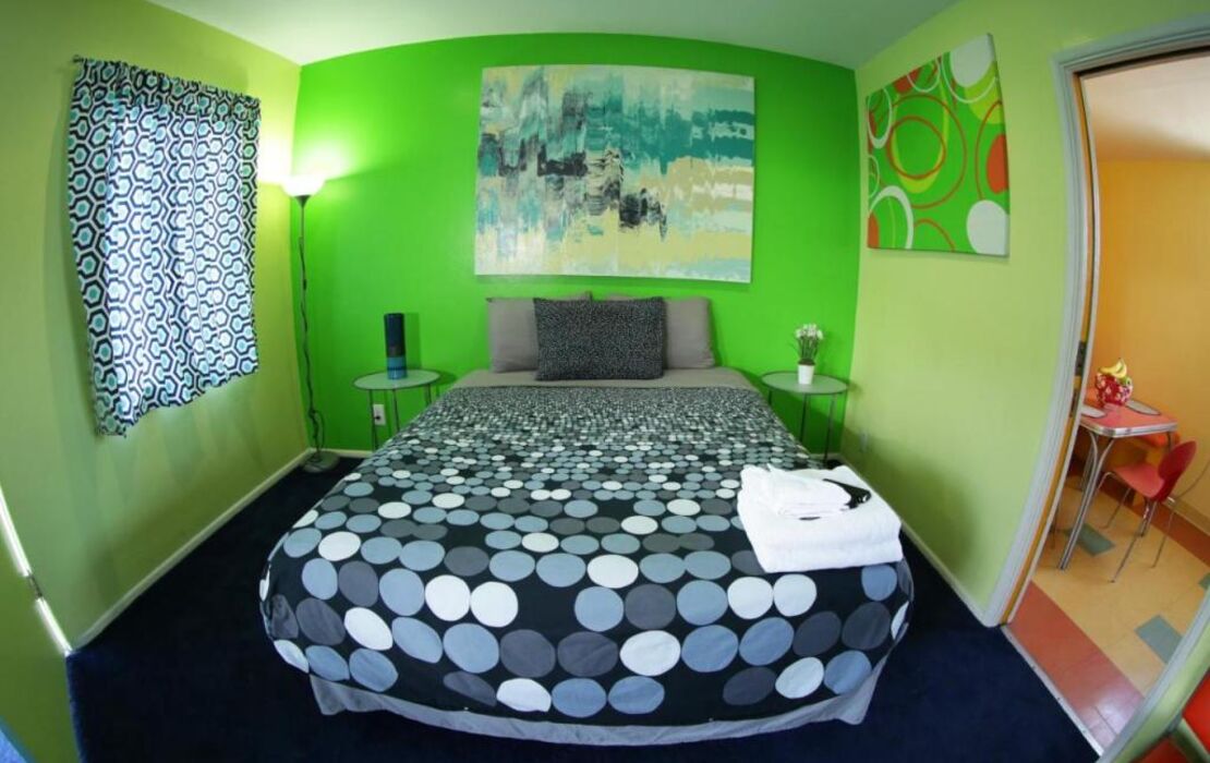 Banana Bungalow Hollywood Hotel & Hostel