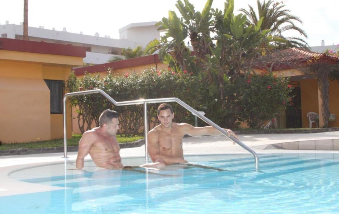 Bungalows Artemisa Gay Men Only