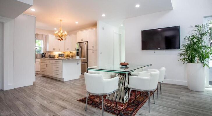 CASA HERMÈS Wilton Manor - Gay Guesthouse