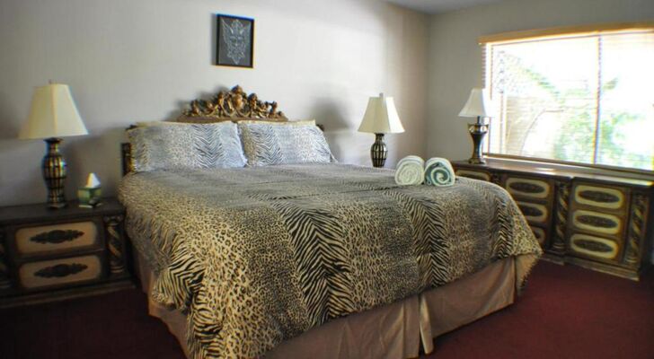 Vista Grande Resort - A Gay Men's Resort