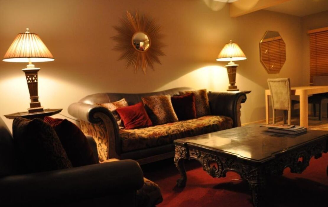 Vista Grande Resort - A Gay Men's Resort