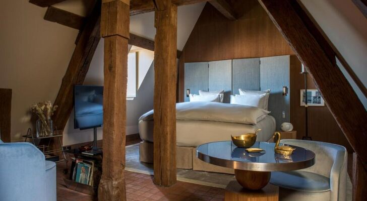 Cour des Vosges - Evok Collection