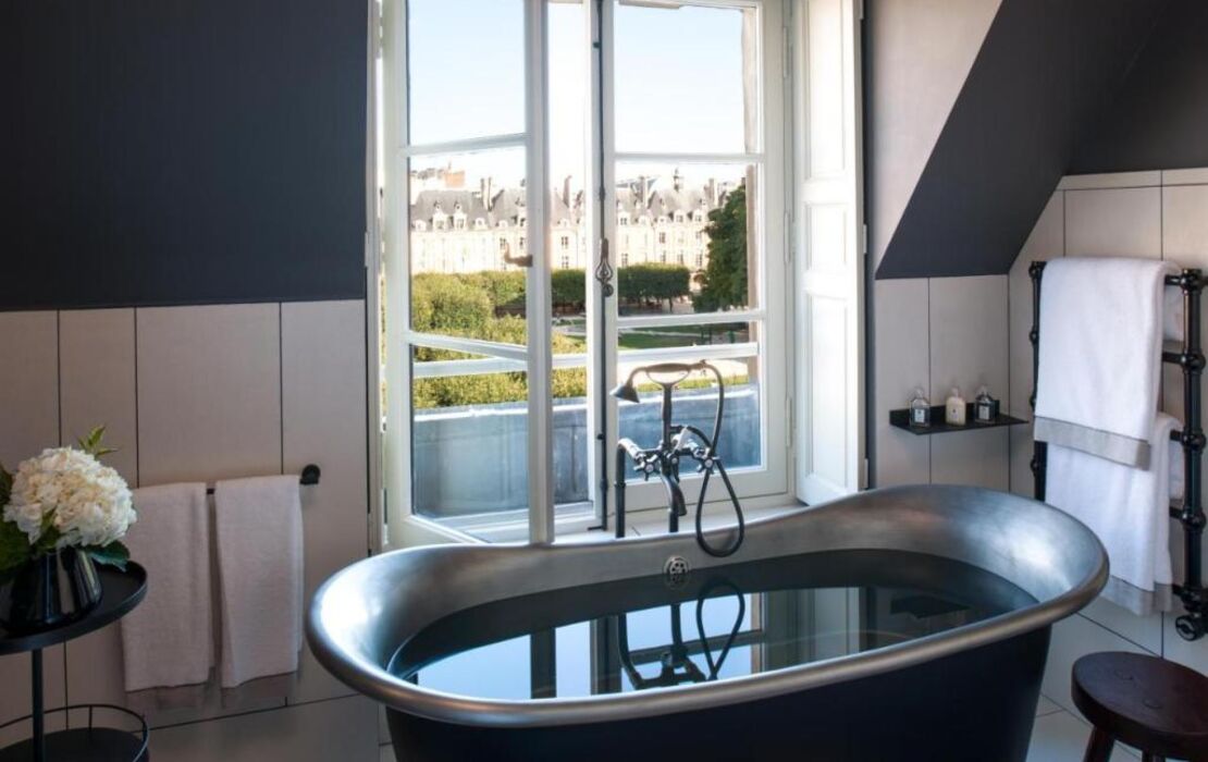 Cour des Vosges - Evok Collection