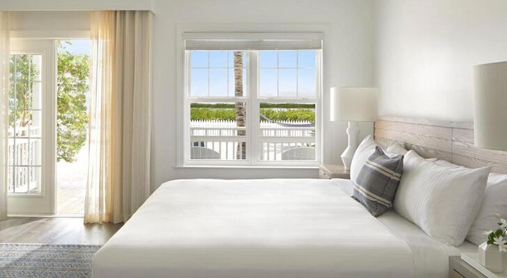 Parrot Key Hotel & Villas