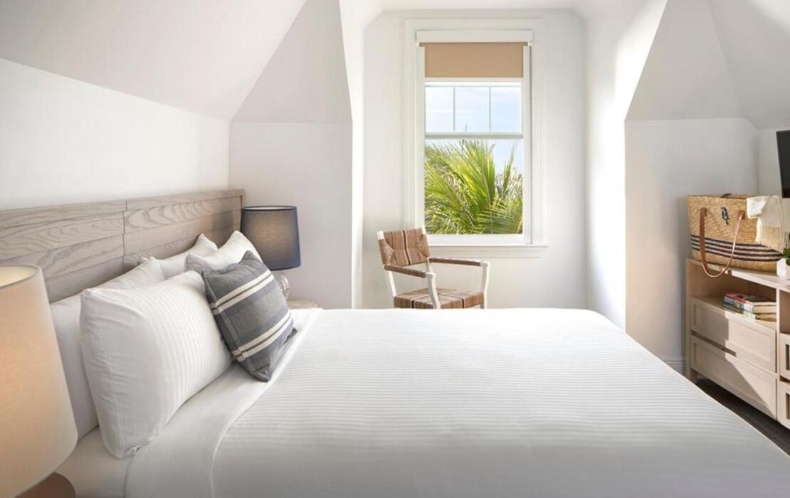 Parrot Key Hotel & Villas