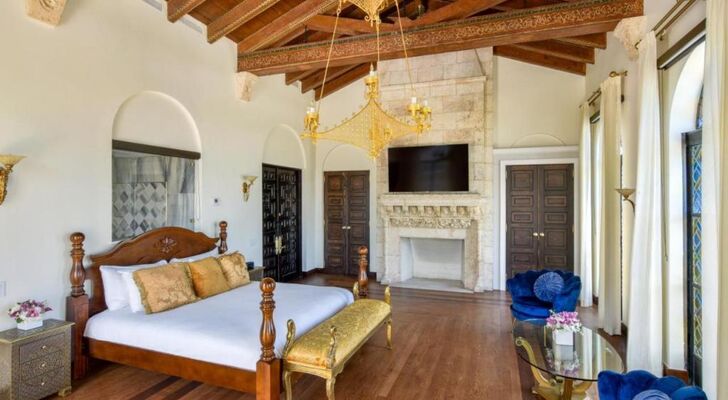 The Villa Casa Casuarina