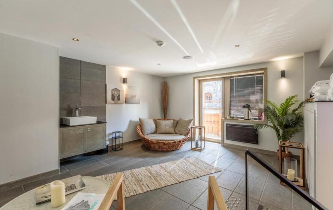 Victoria Lodge, Friendly Hotel