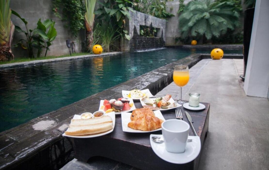 Arthur & Paul (Men Only Hotel)