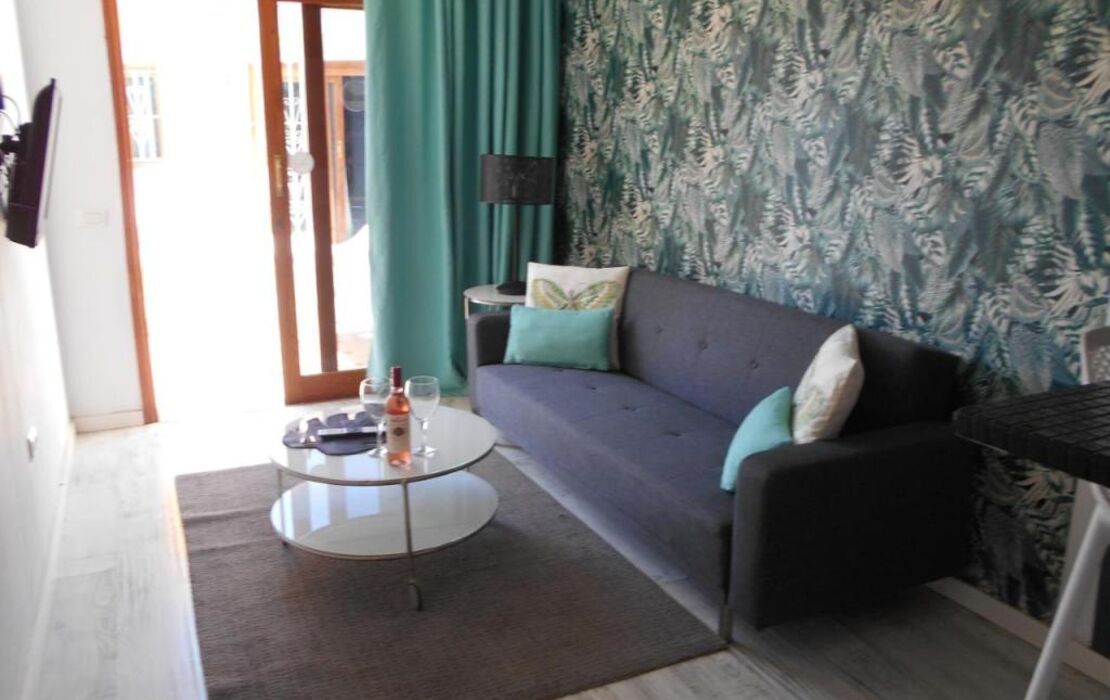 Beach Boys Resort Men Only solo hombres