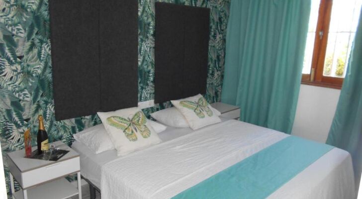 Beach Boys Resort Men Only solo hombres