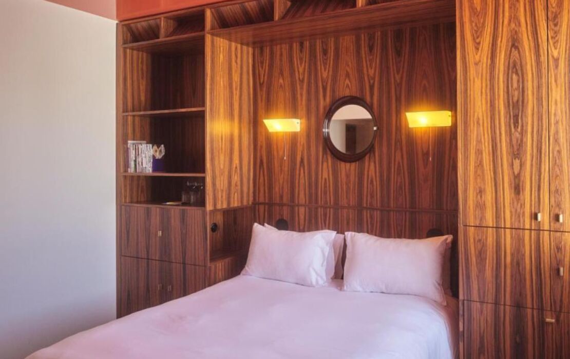 Hôtel Présent - Entrée autonome, réception en ligne - Encore Mieux