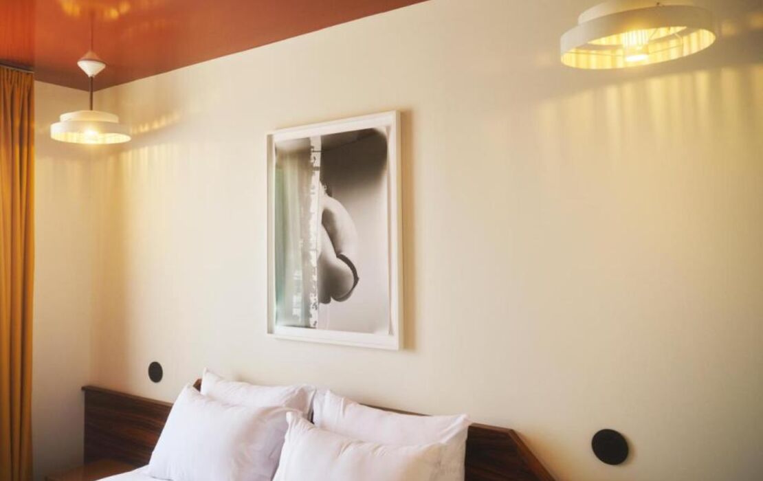 Hôtel Présent - Entrée autonome, réception en ligne - Encore Mieux